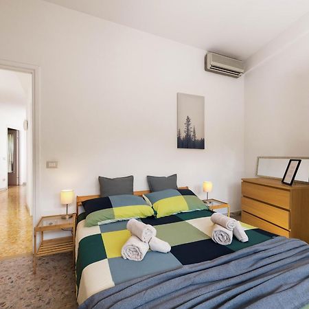 Spazioso Appartamento Vicino Eur โรม ภายนอก รูปภาพ