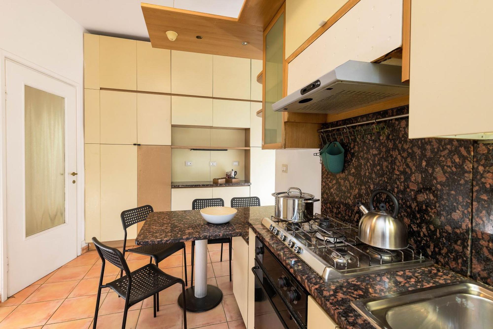 Spazioso Appartamento Vicino Eur โรม ภายนอก รูปภาพ
