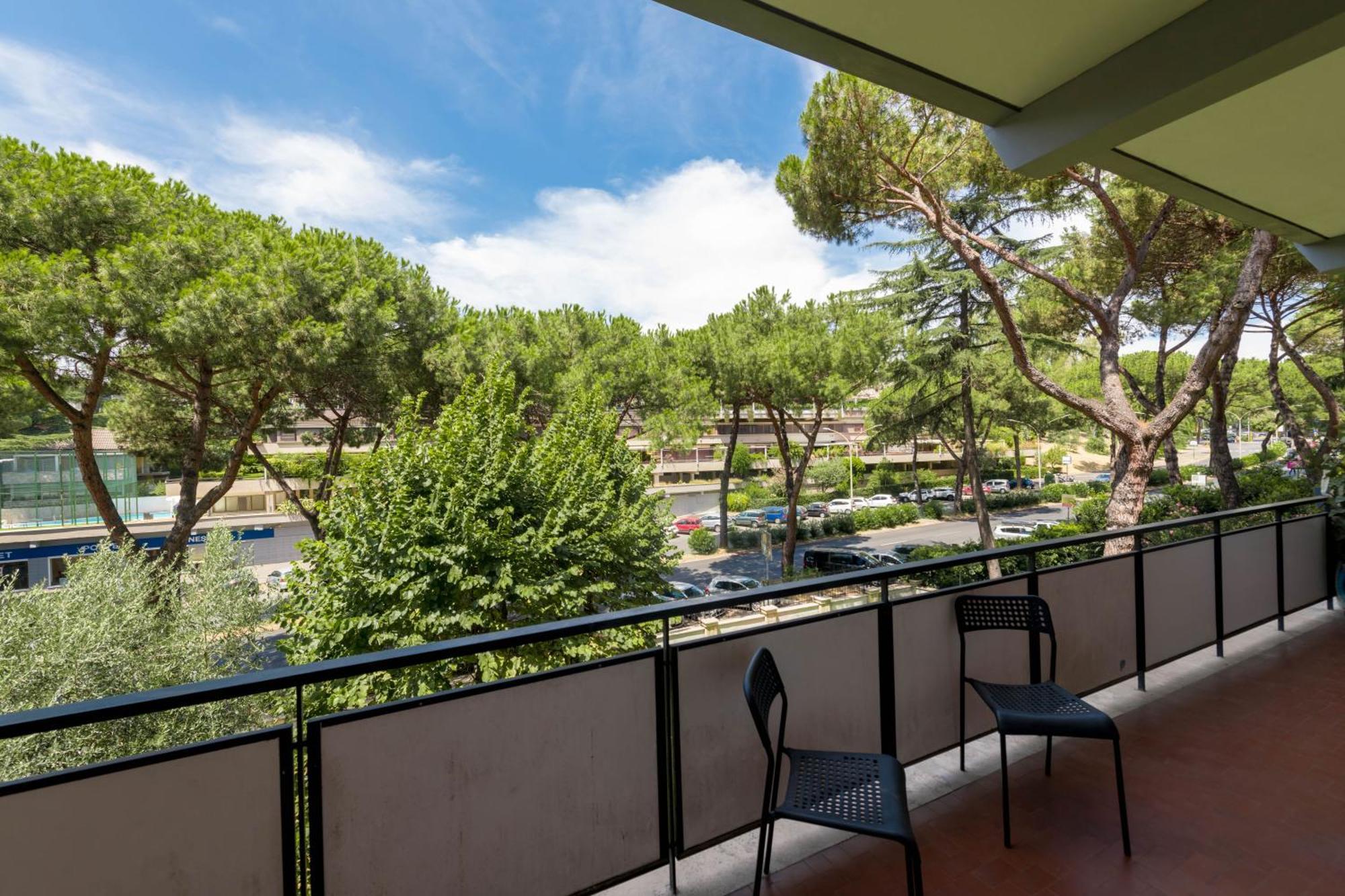 Spazioso Appartamento Vicino Eur โรม ภายนอก รูปภาพ