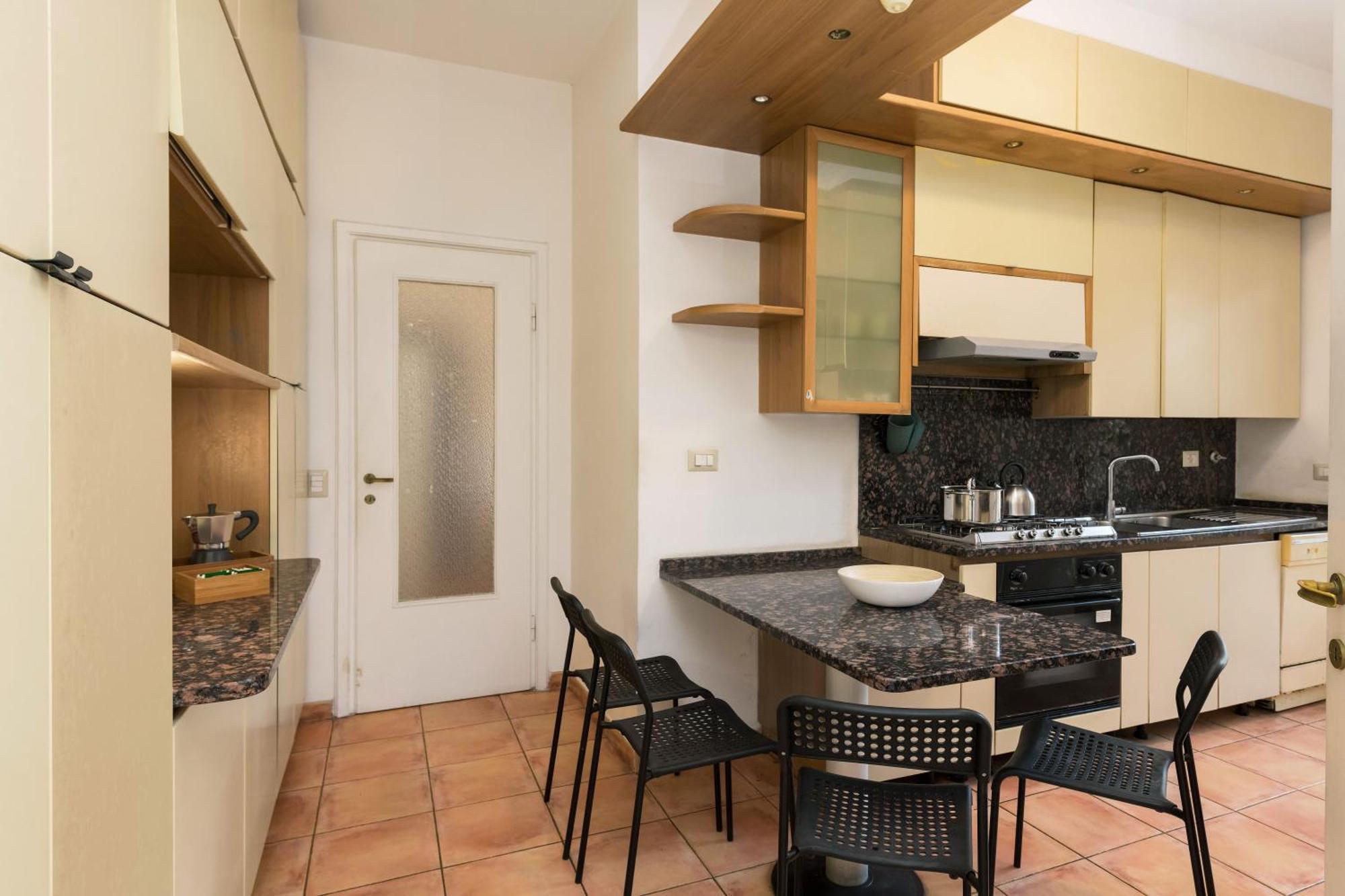 Spazioso Appartamento Vicino Eur โรม ภายนอก รูปภาพ