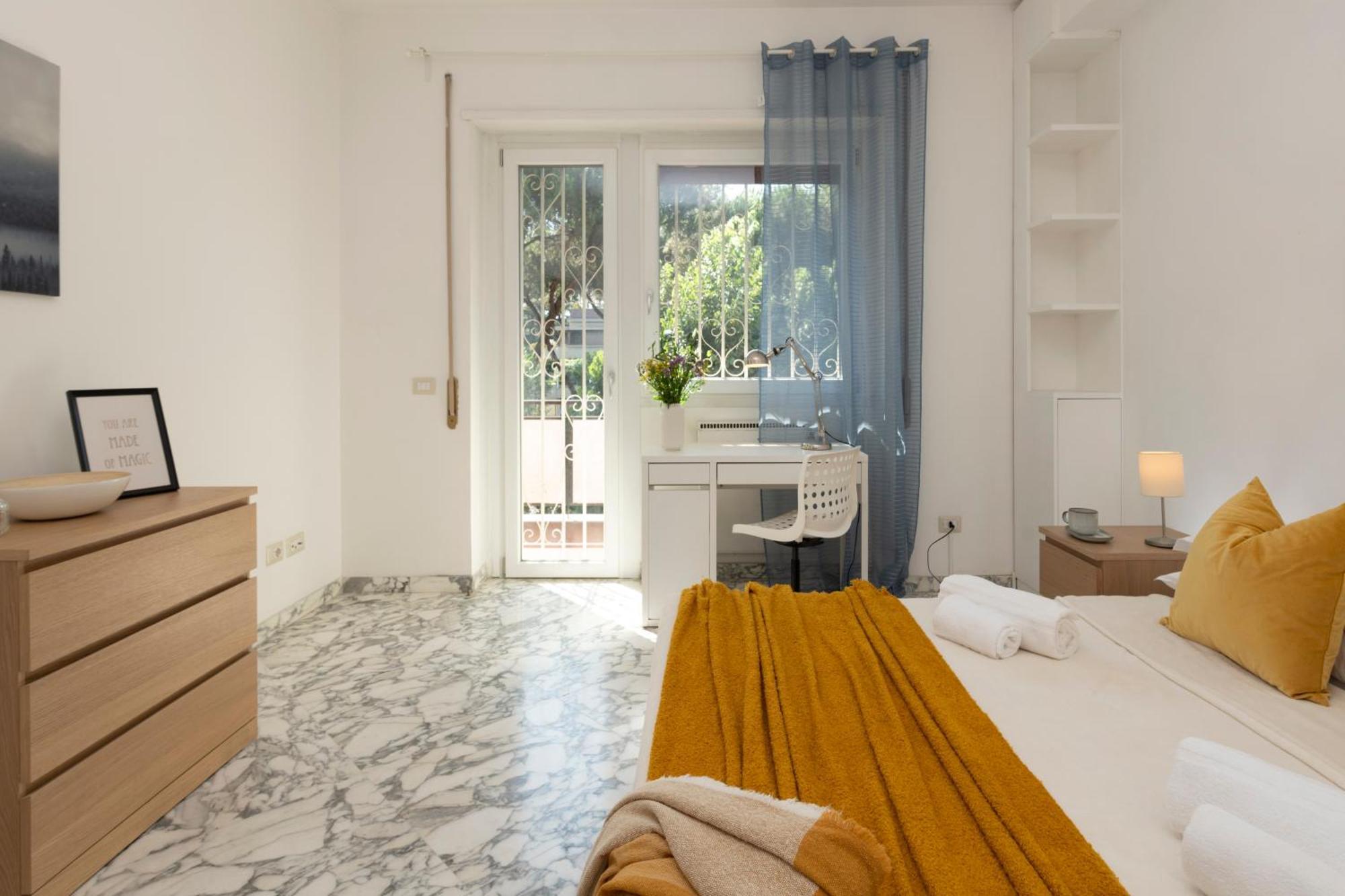 Spazioso Appartamento Vicino Eur โรม ภายนอก รูปภาพ
