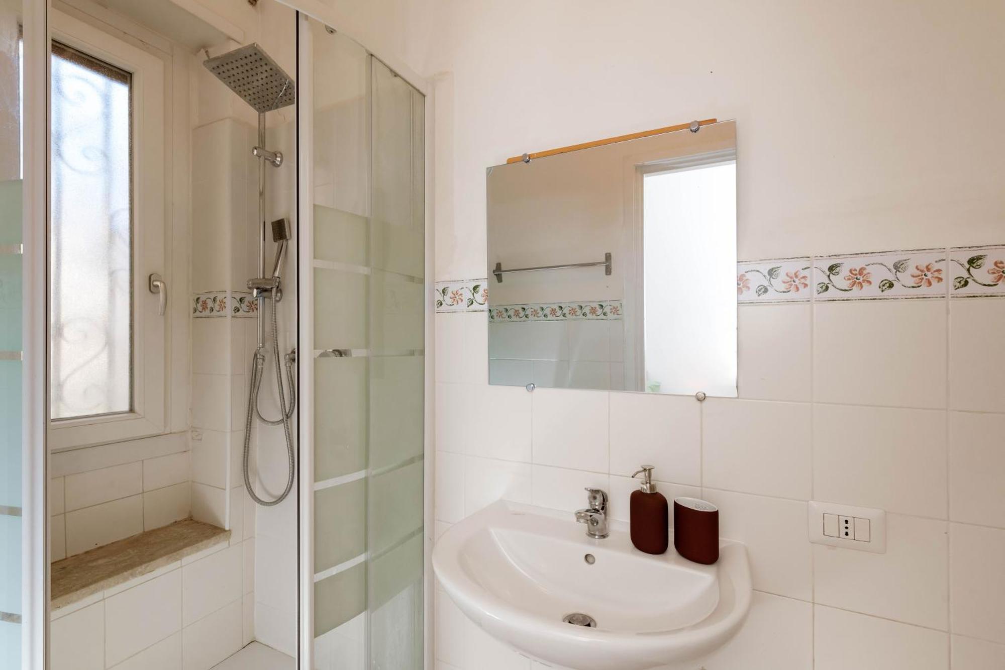 Spazioso Appartamento Vicino Eur โรม ภายนอก รูปภาพ