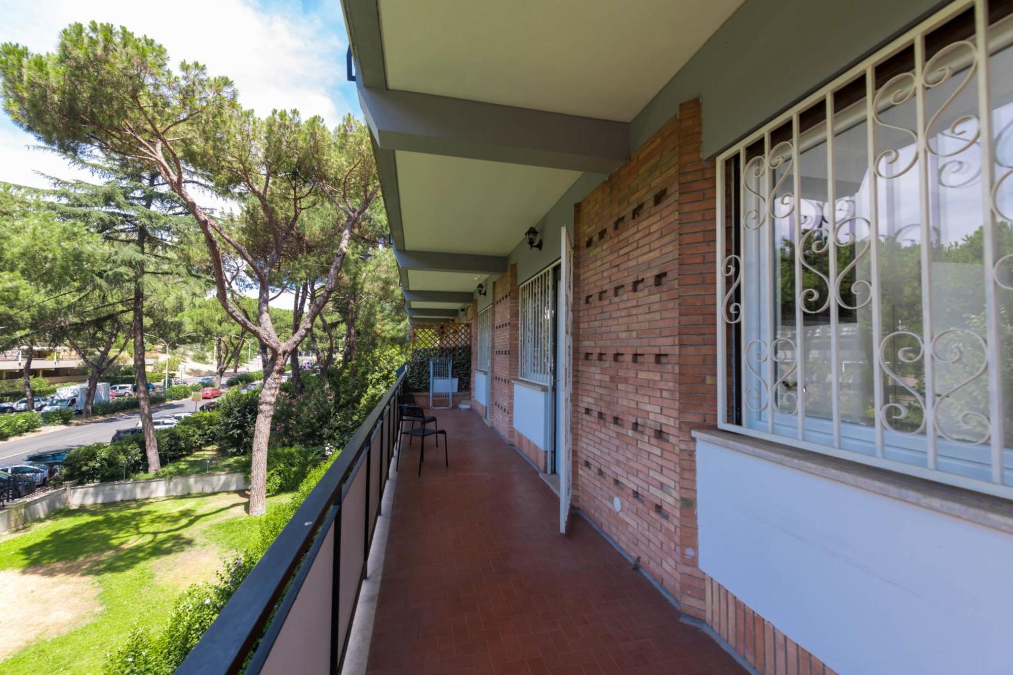 Spazioso Appartamento Vicino Eur โรม ภายนอก รูปภาพ