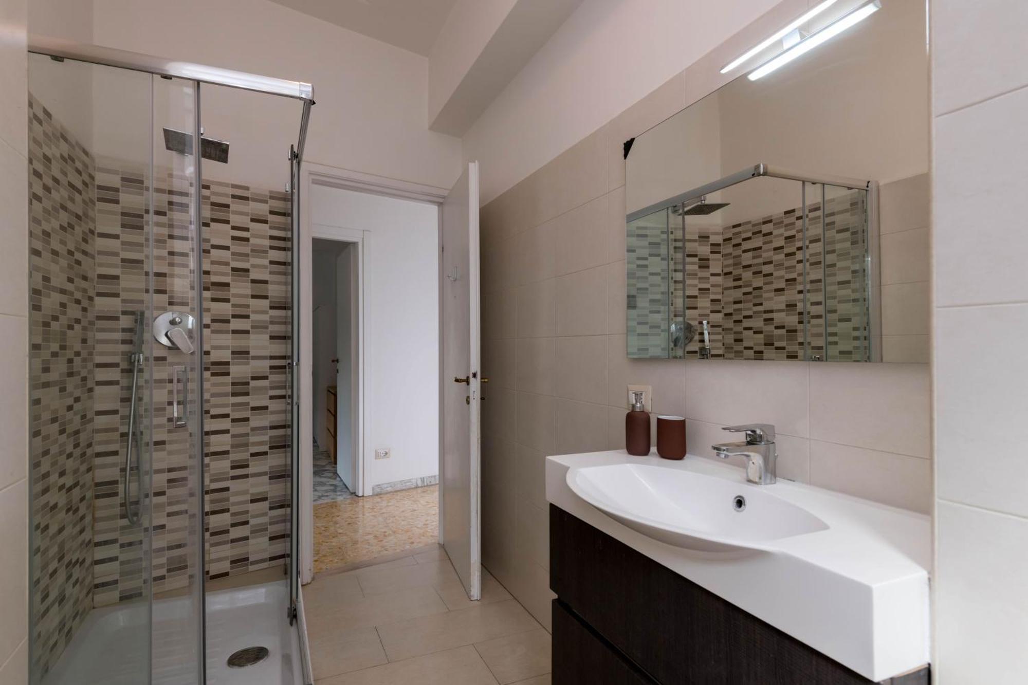 Spazioso Appartamento Vicino Eur โรม ภายนอก รูปภาพ
