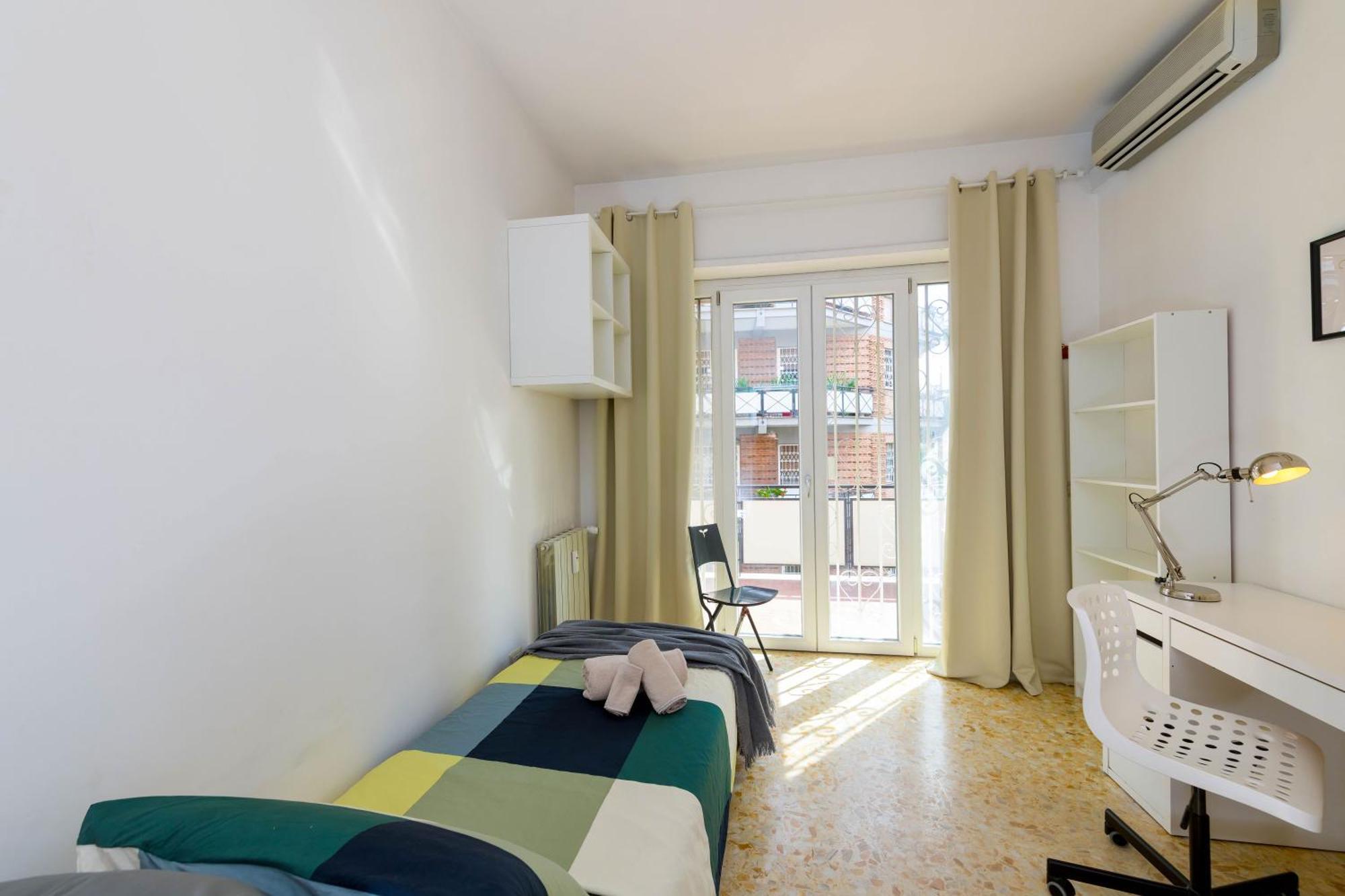 Spazioso Appartamento Vicino Eur โรม ภายนอก รูปภาพ